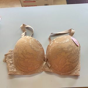 Brand New With Tags Women’s Beige Lace Bra, Size 42DDD